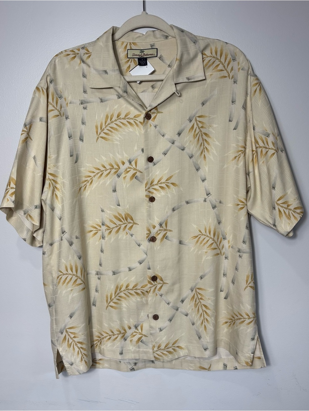 Tommy Bahama Men’s M 100% Silk Bamboo and Palm-Accent Camp Shirt Resort Hawaiian